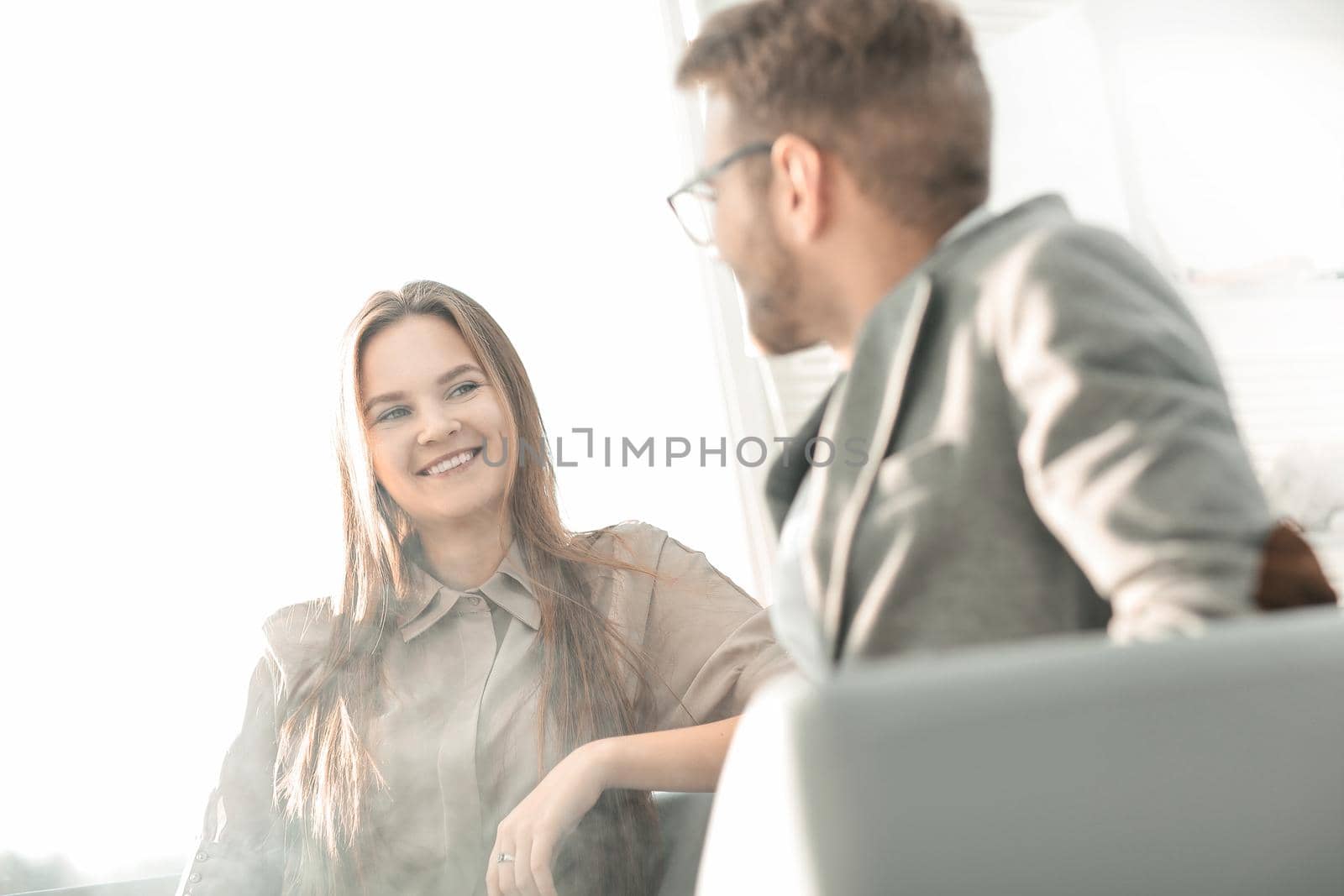 close up. businessman with electronic cigarette during work break.photo with copy space