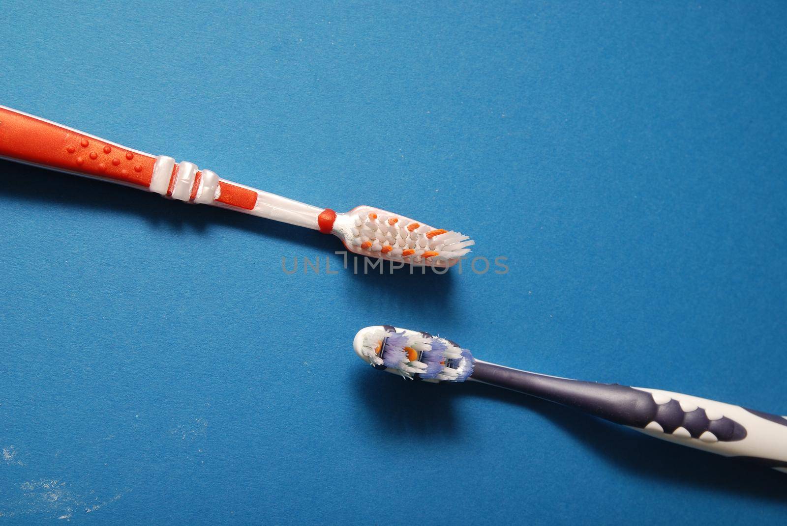 toothbrush  by dotshock
