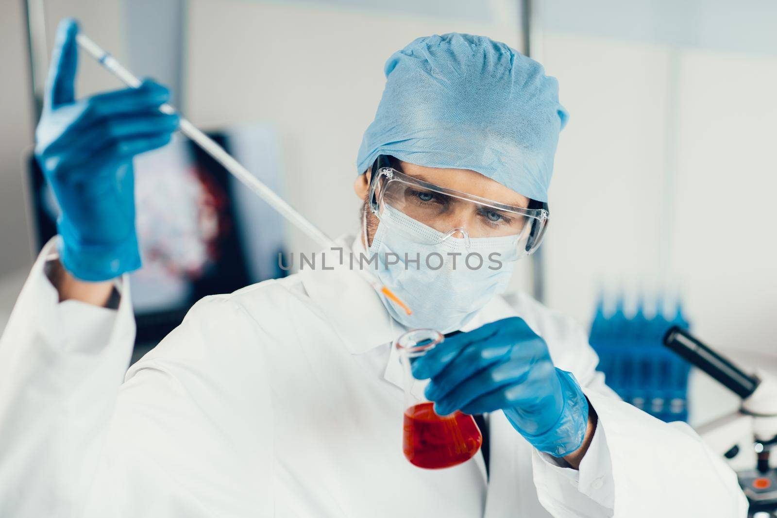 close up. scientist conducts research in the laboratory. photo with a copy-space.