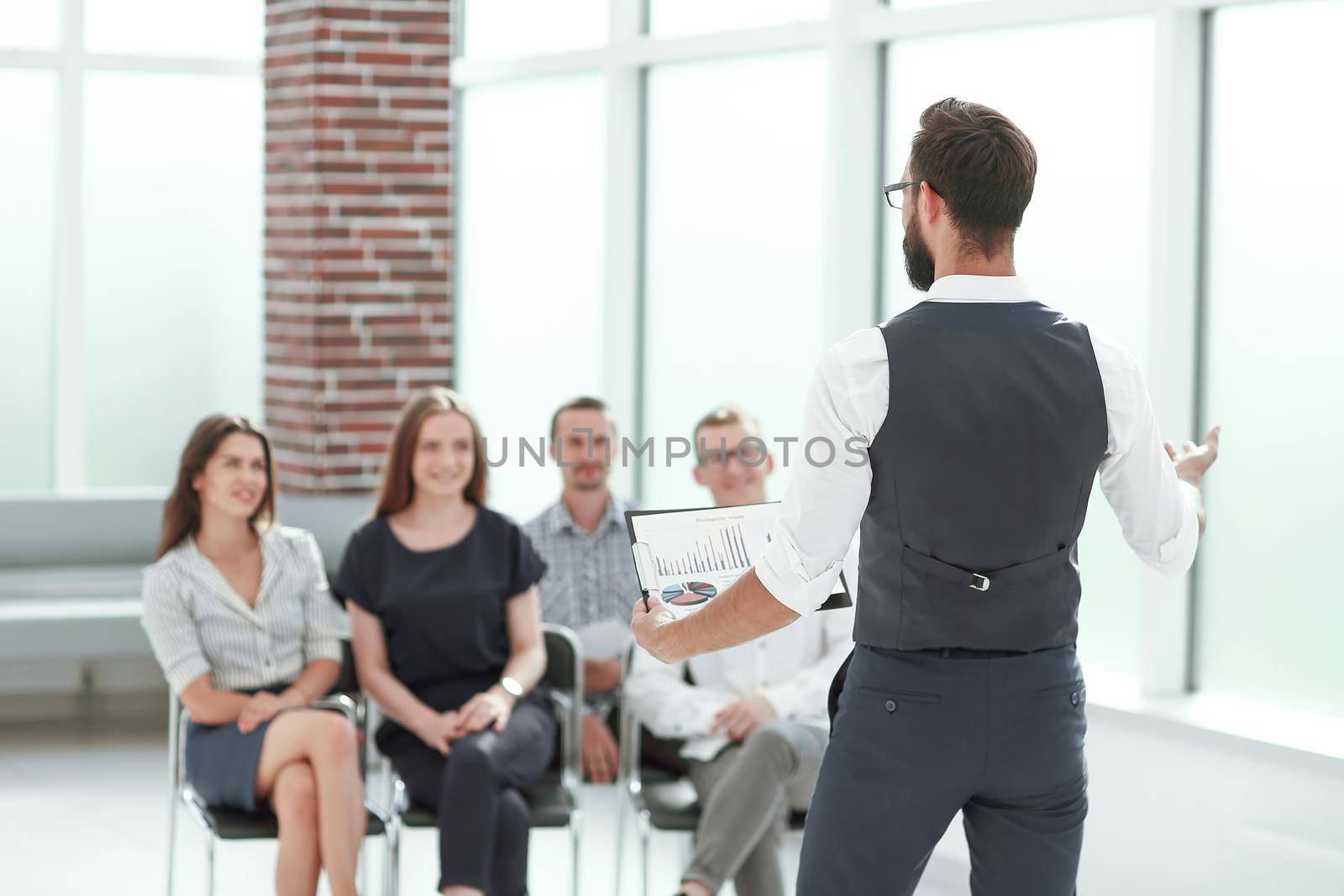 businessman at a business meeting with the business team. business concept