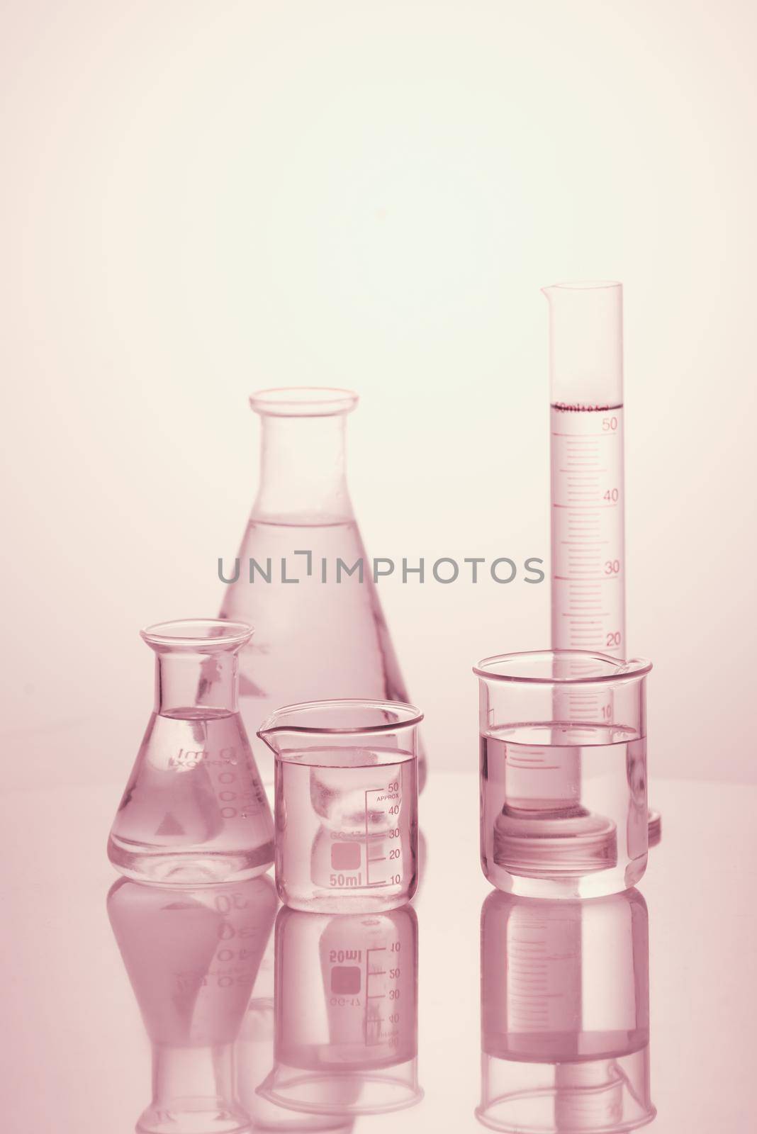 Assorted laboratory glassware equipment - Image by makidotvn