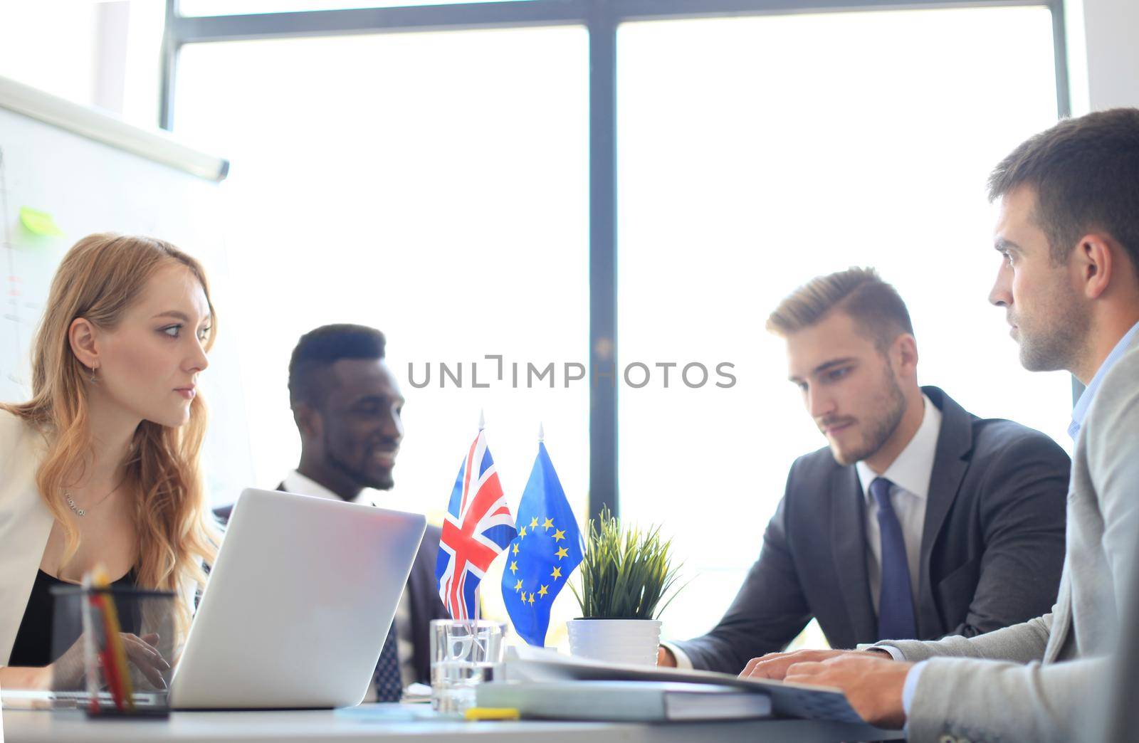 Disagreements between the leaders of the European Union and Great Britain at the meeting. Brexit.