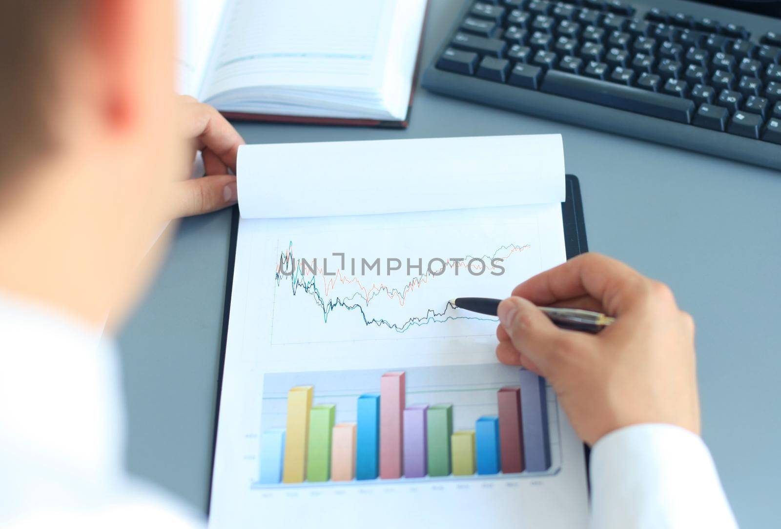 Stock market graphs monitoring by tsyhun