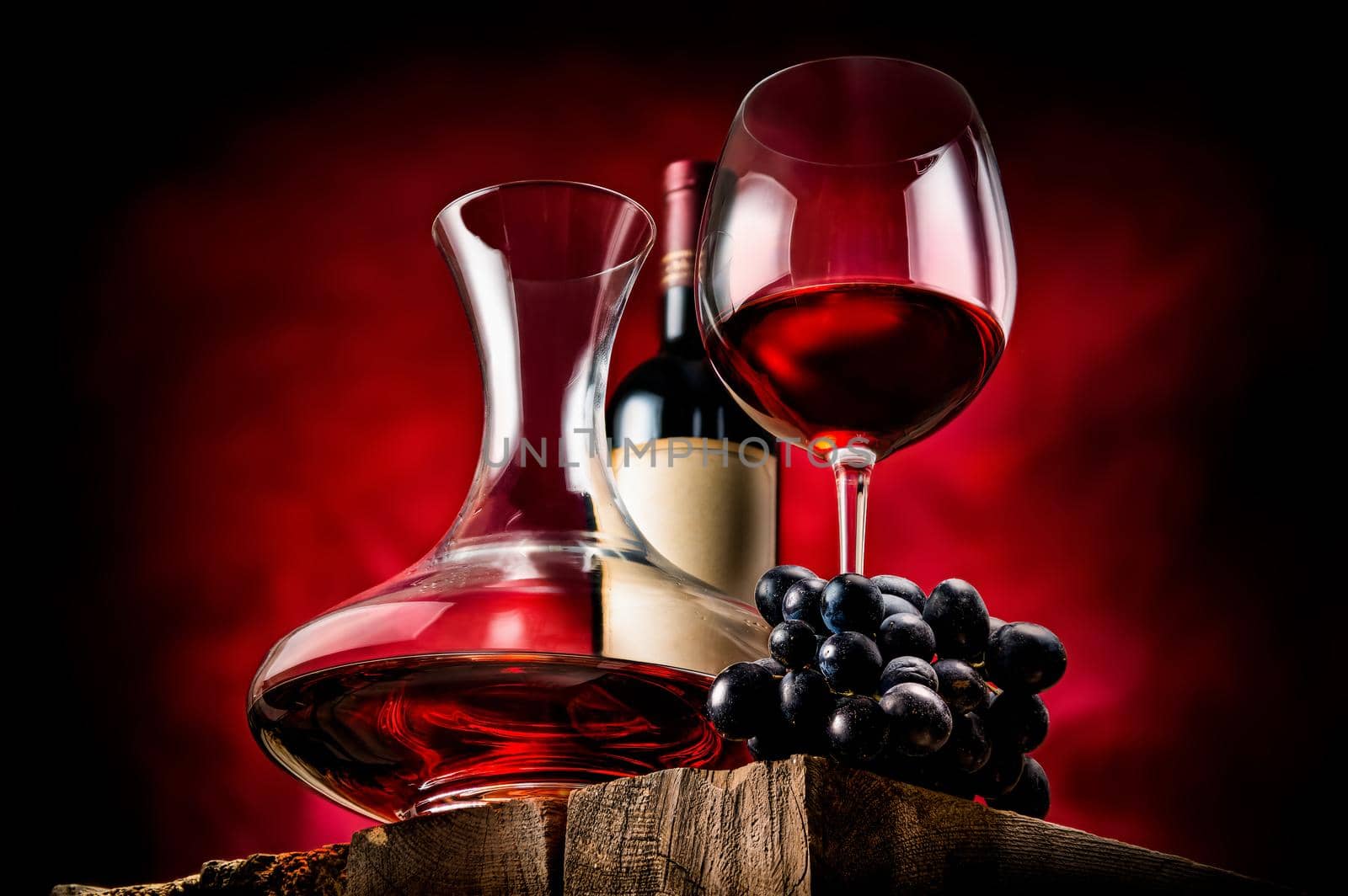 Decanter wine and grapes by Givaga