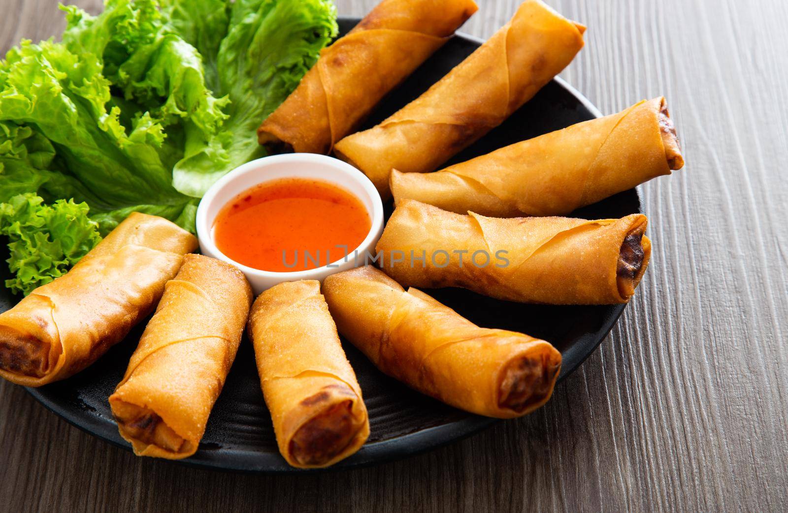 Popiah, deep fried spring rolls by tehcheesiong