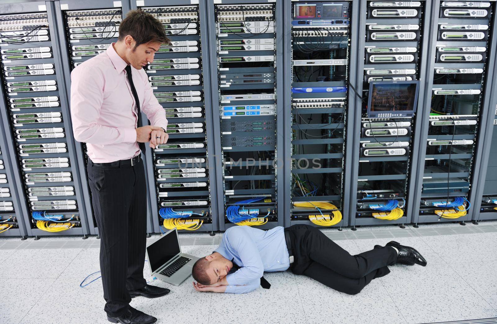 system fail situation in network server room by dotshock