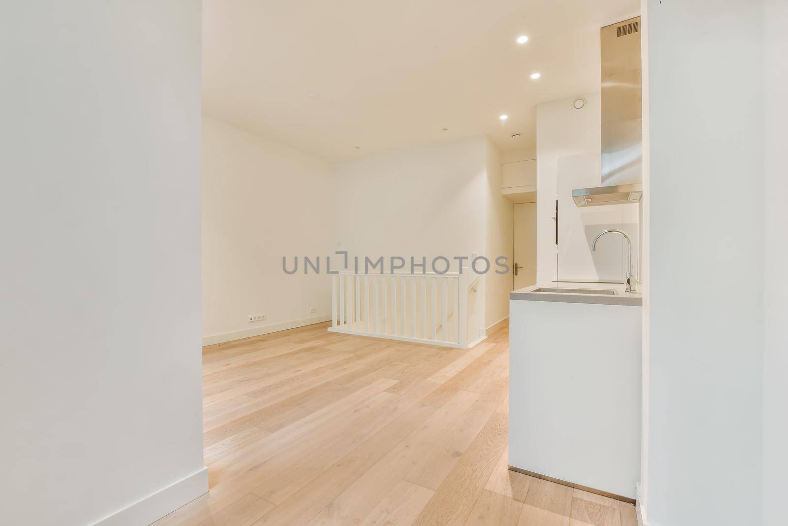 Spacious and bright room with parquet floors