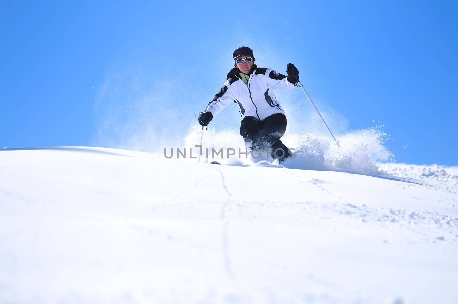 winer woman ski by dotshock