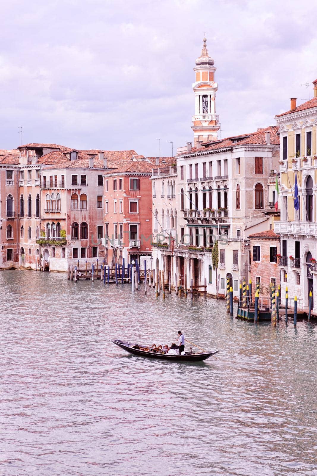 venice italy by dotshock