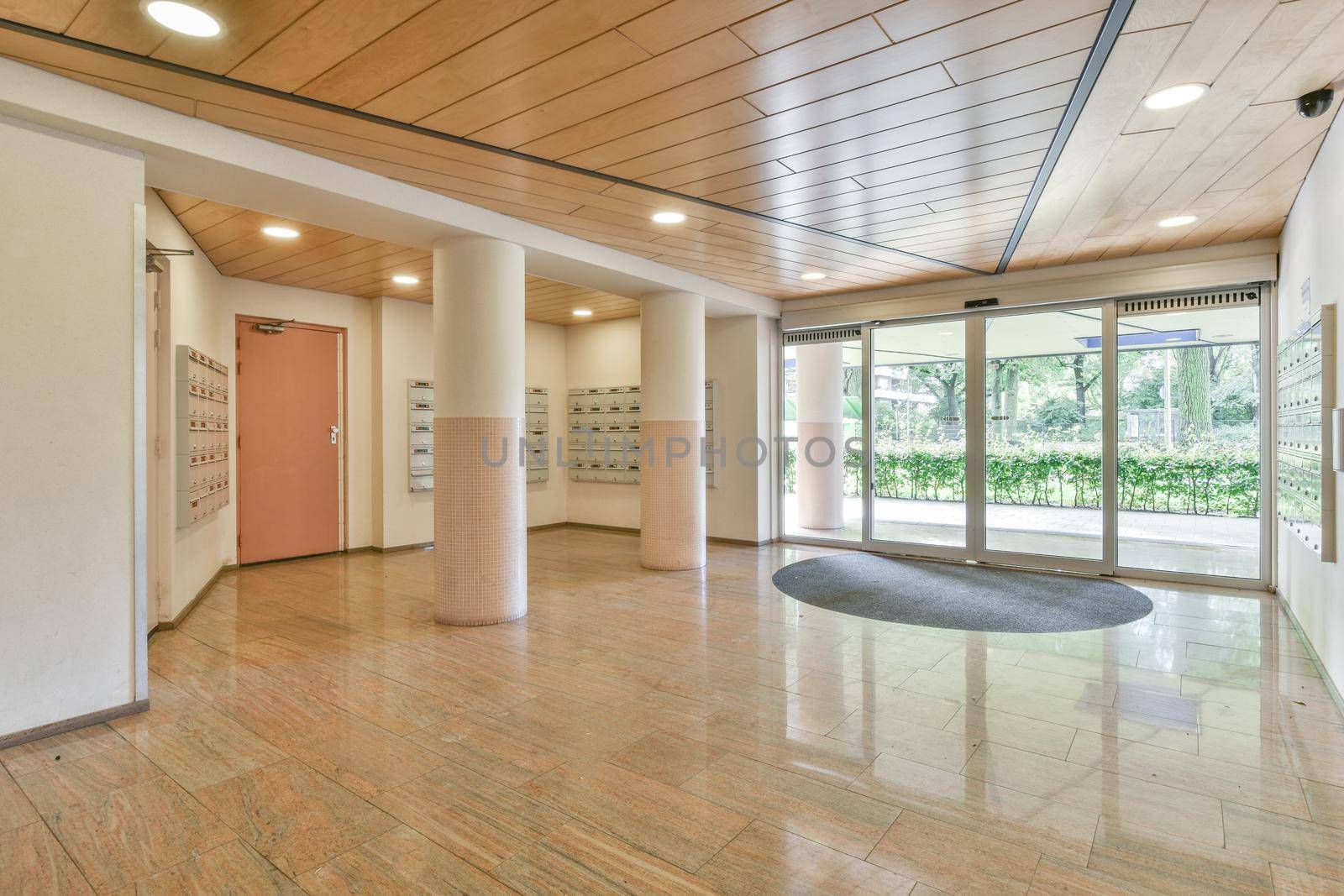 Huge entrance to the building with columns