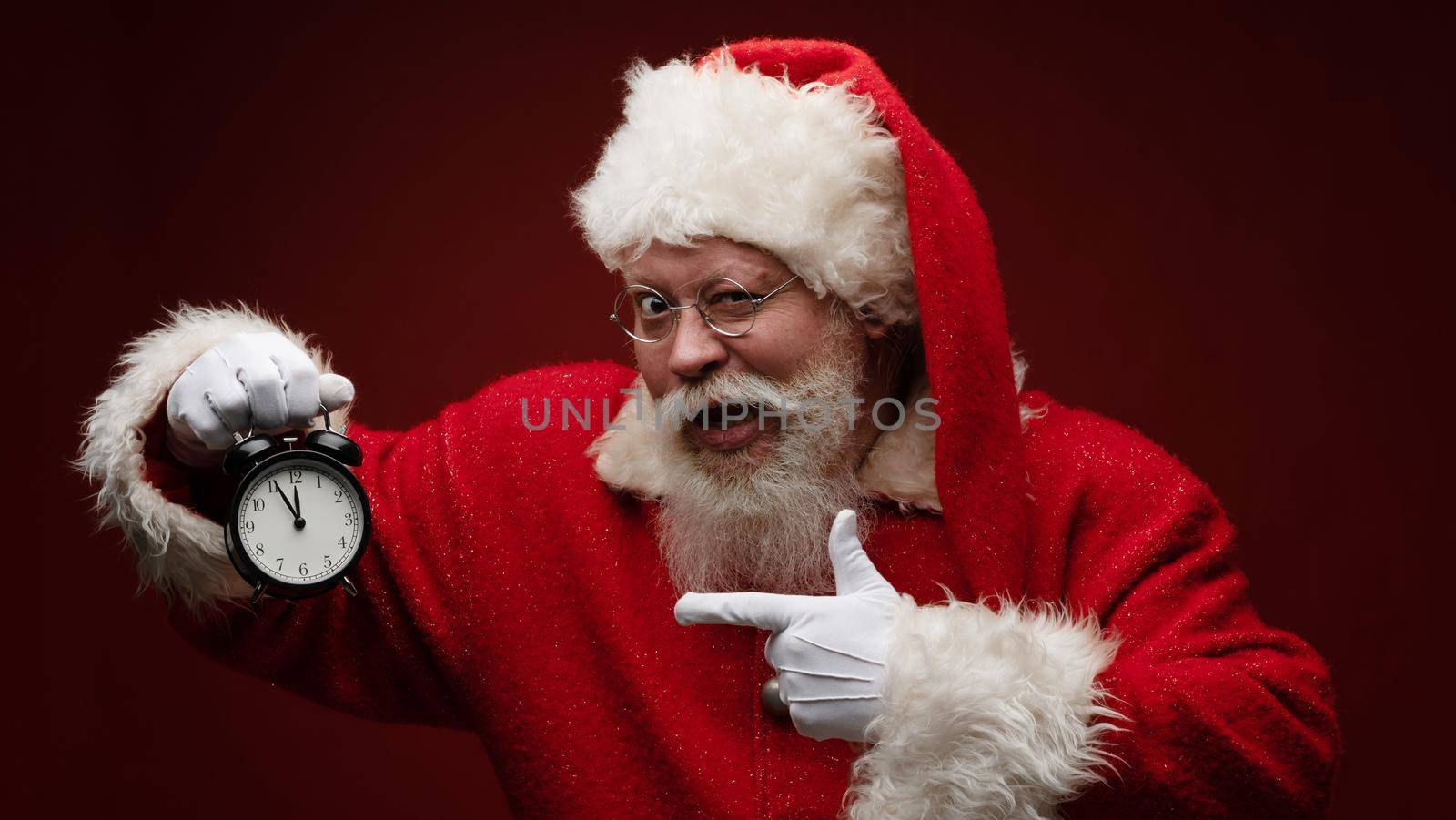 Santa claus with alarm clock by ALotOfPeople