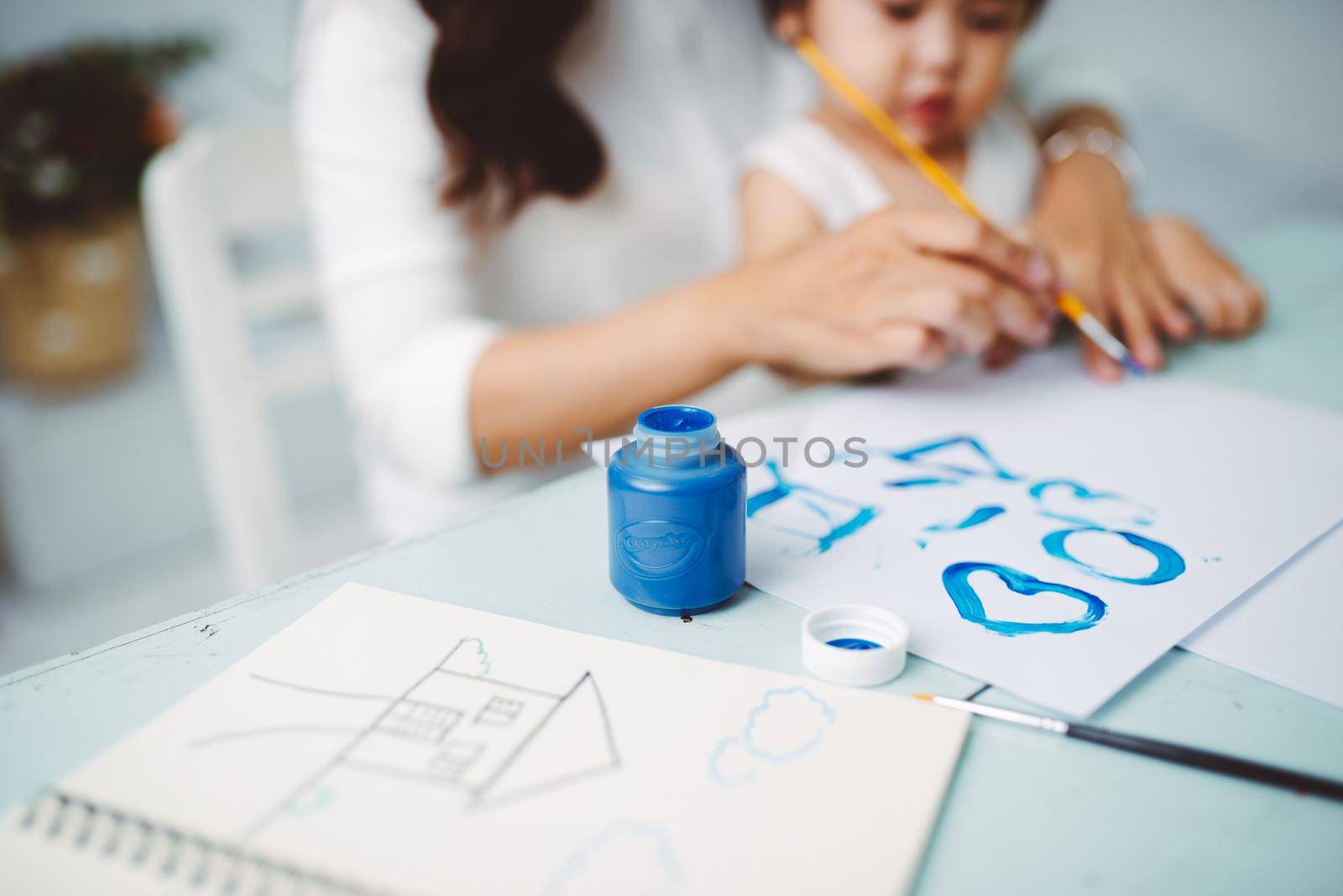 the image of a happy Asian family coloring