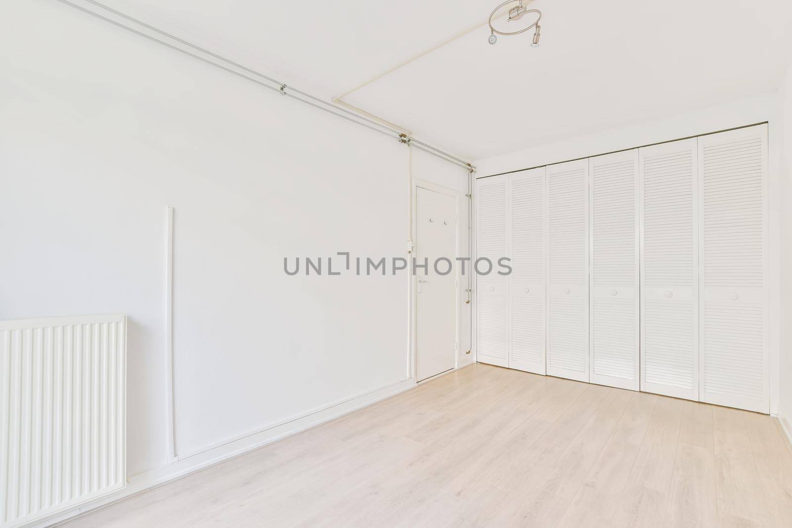 A cozy and spacious empty room in a luxury house