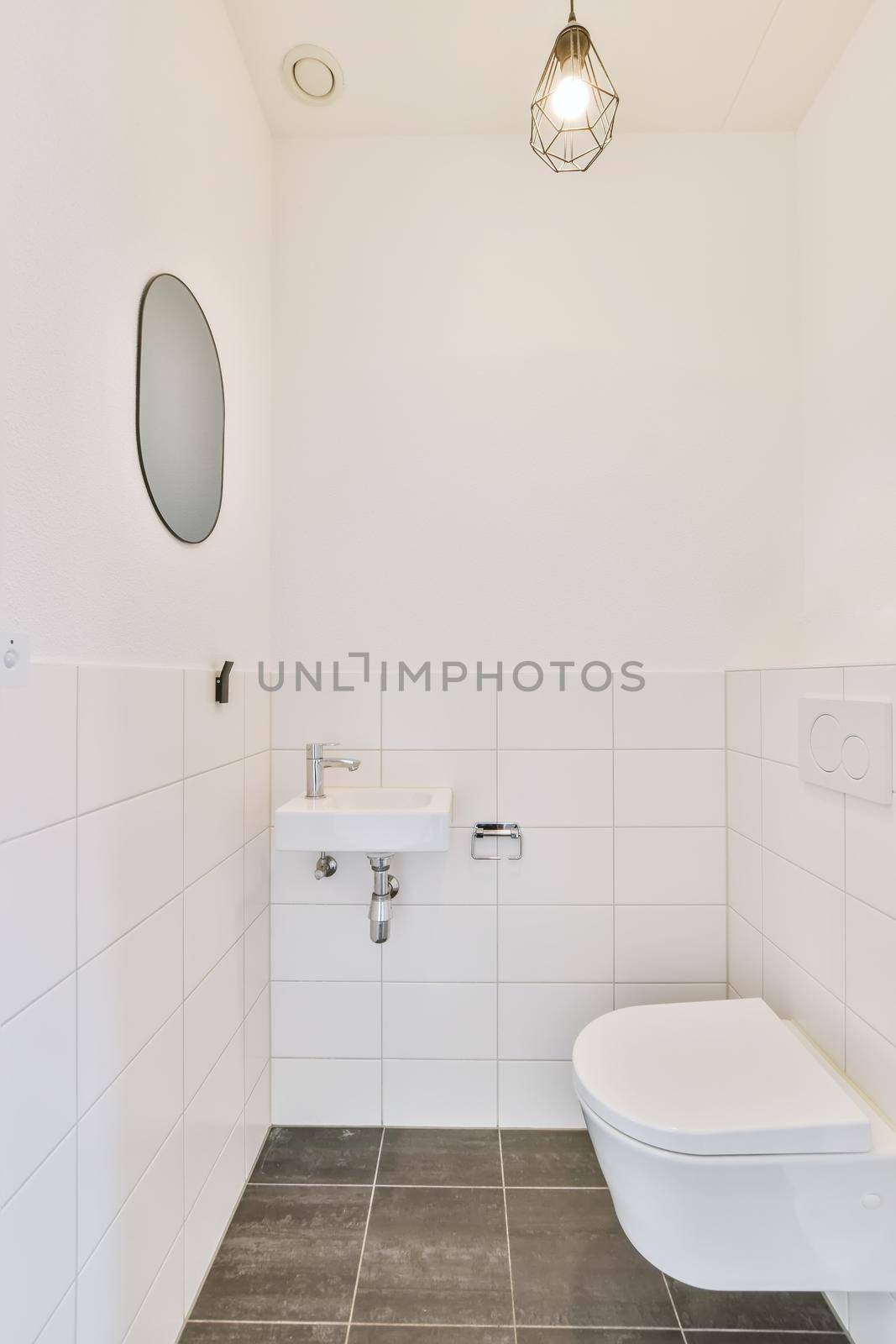 Attractive washroom with miniature sink by casamedia