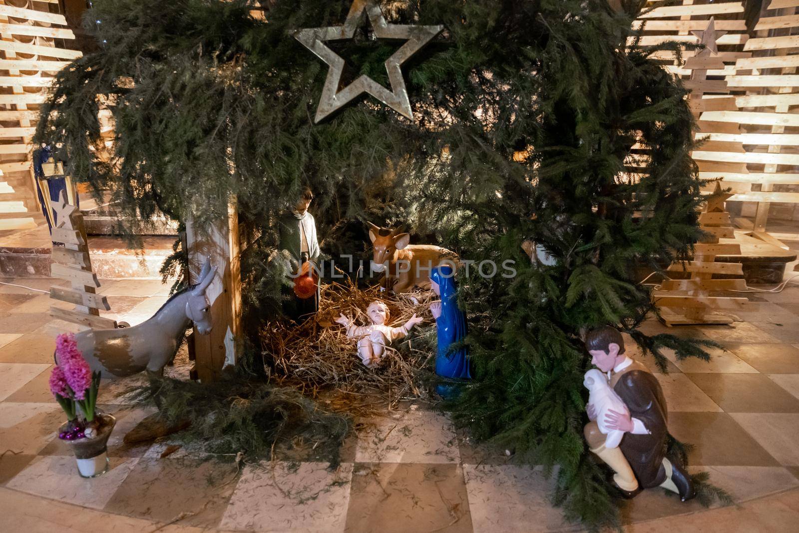 Christmas nativity scene with baby Jesus Creche Figurines