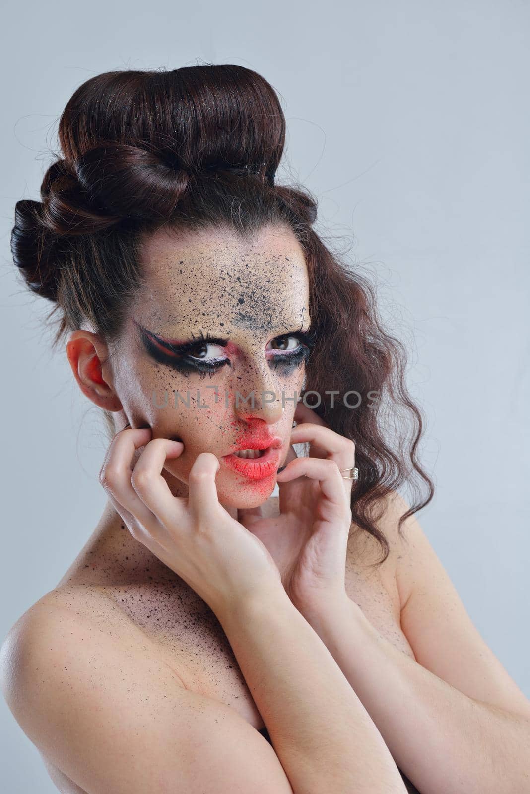 Beautiful Woman Luxury Makeup by dotshock
