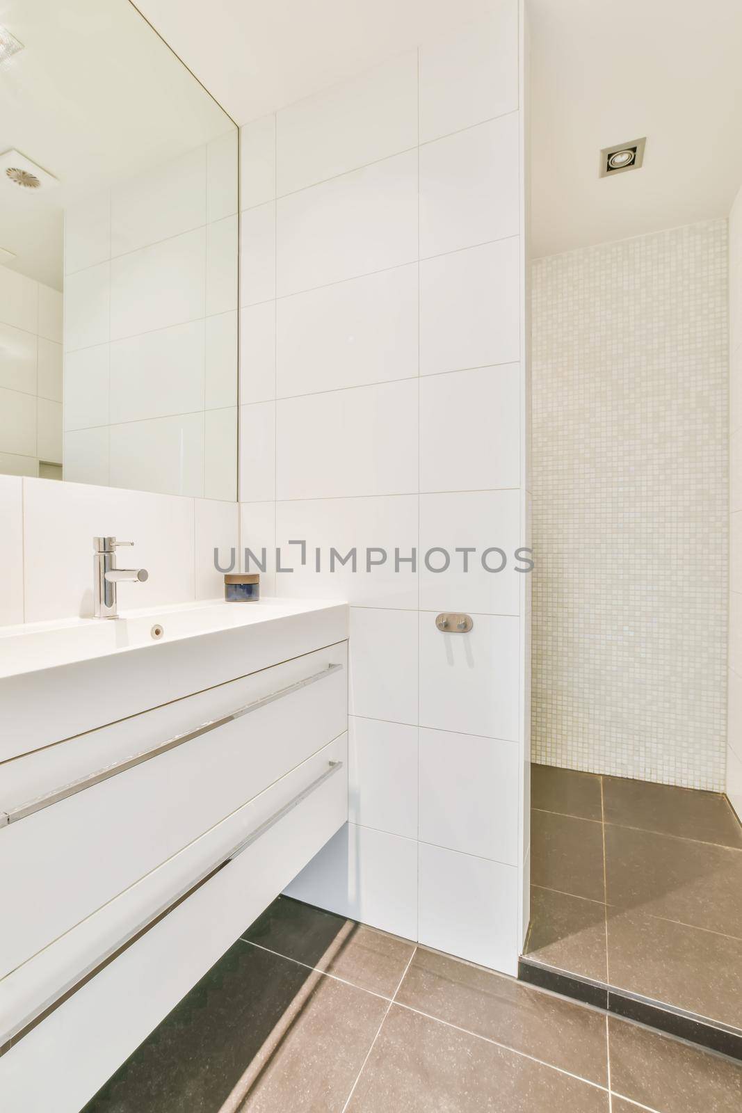 Luxury interior design of a bathroom by casamedia