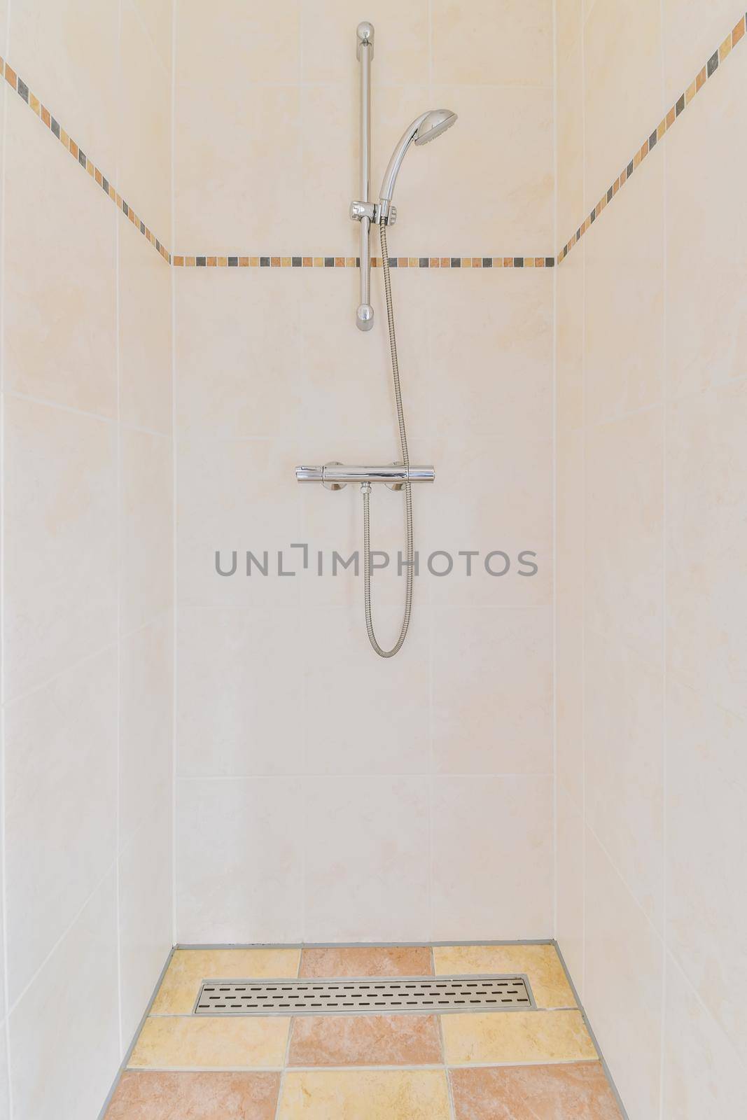 Lovely bathroom with walk-in shower by casamedia