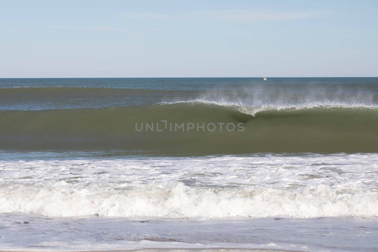 Ocean Wave Just Beginning to Break by CharlieFloyd
