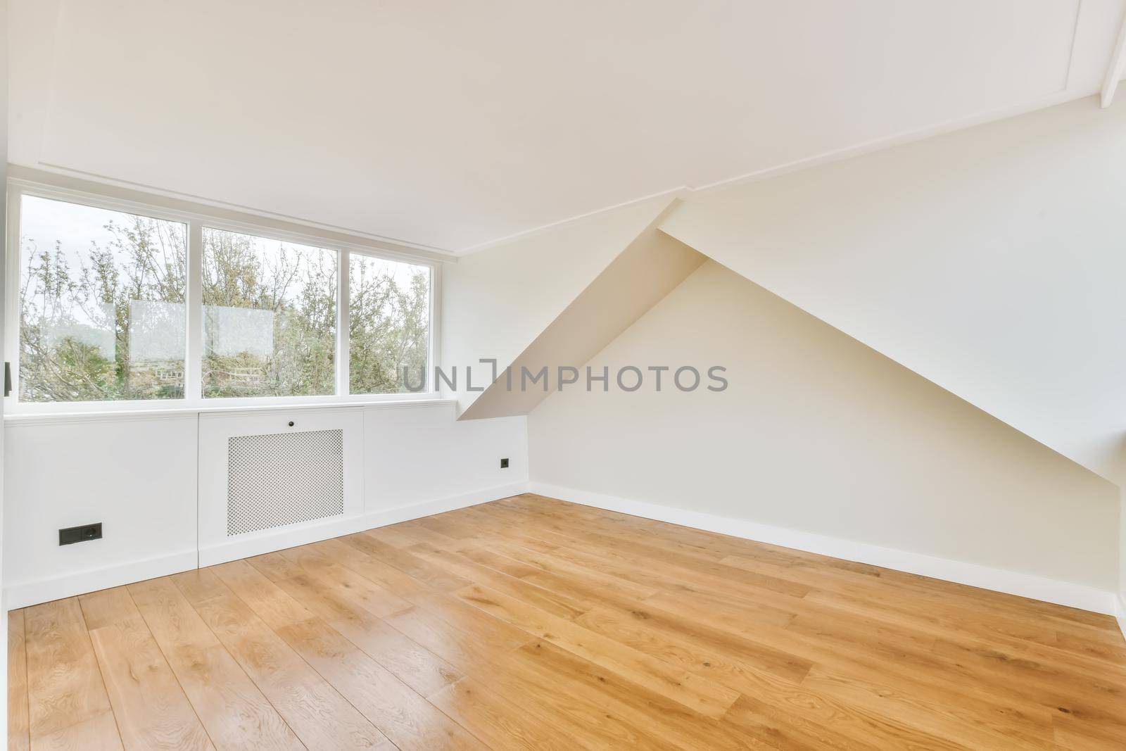 Lovely bright cozy room with large windows