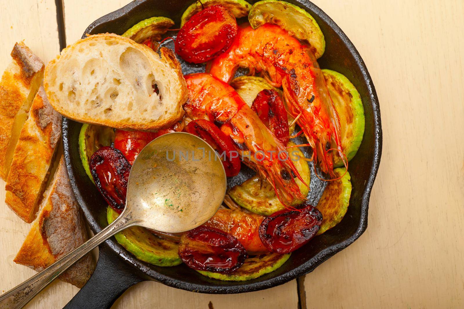 roasted shrimps with zucchini and tomatoes by keko64