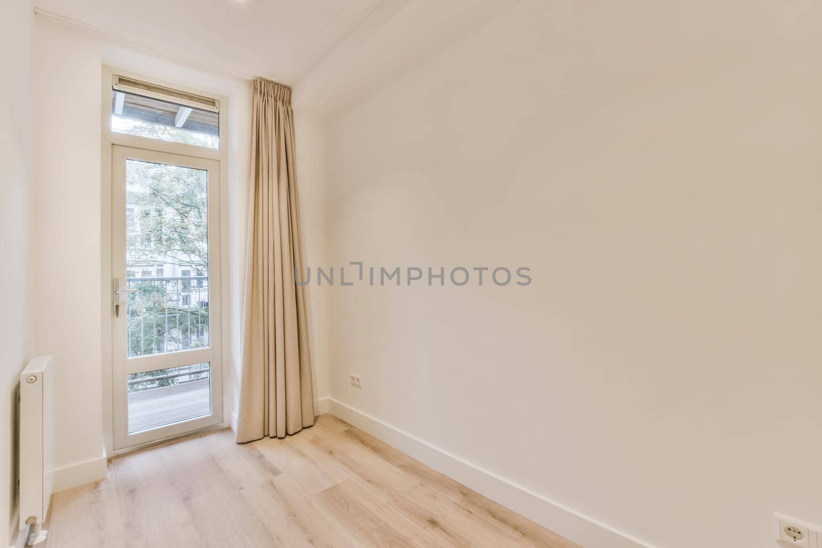 Design of a cozy room with large door