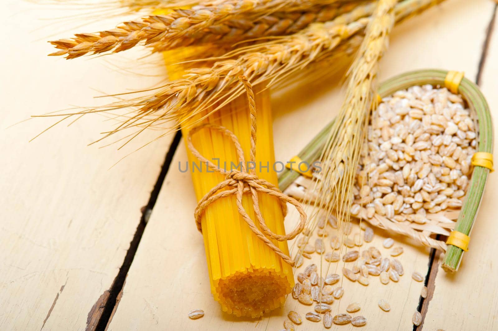 organic Raw italian pasta and durum wheat  by keko64