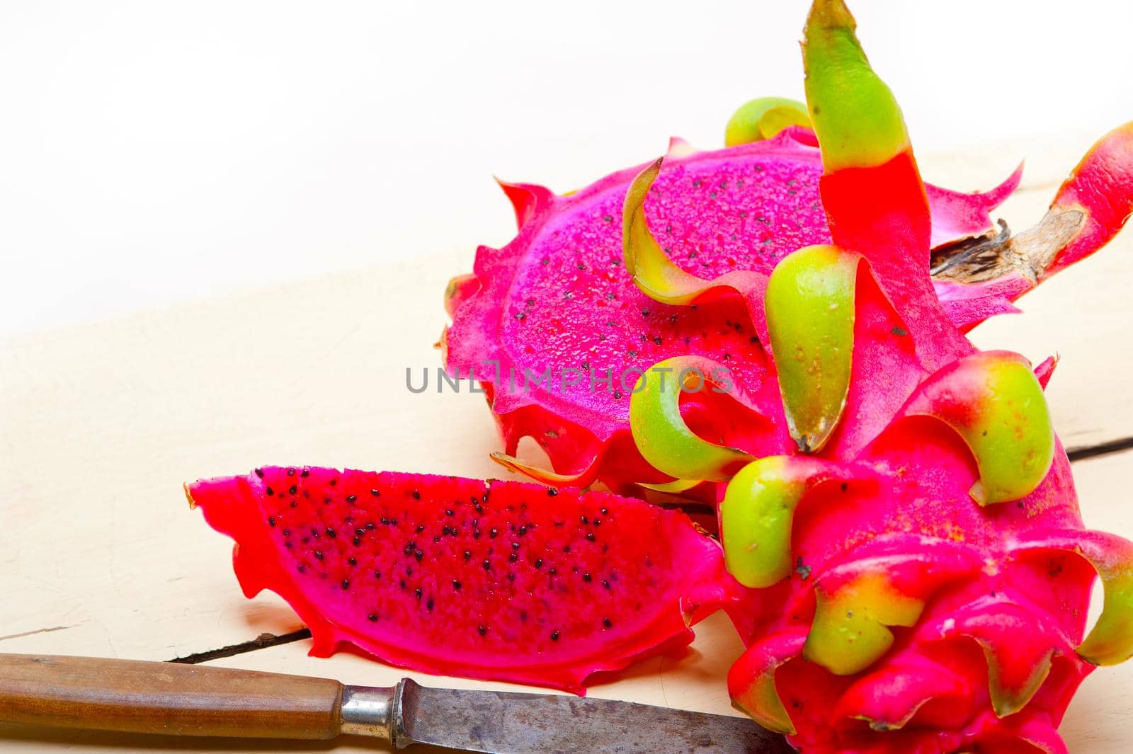 fresh dragon fruit  by keko64