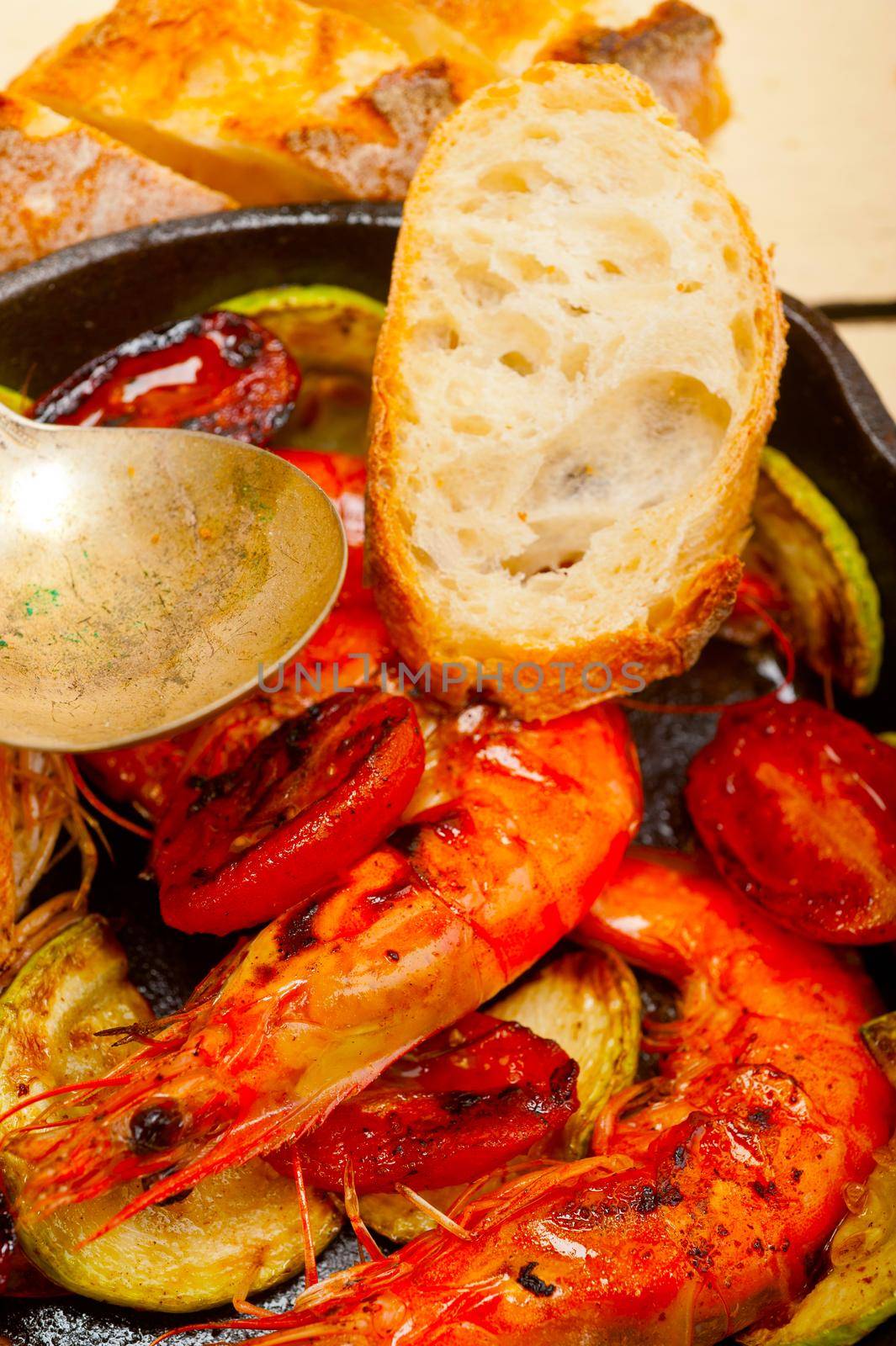 roasted shrimps with zucchini and tomatoes by keko64