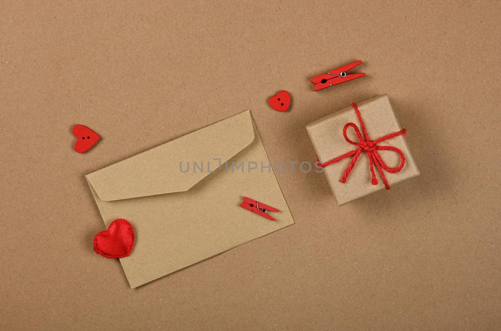 Brown paper Valentine gift box and card envelope by BreakingTheWalls