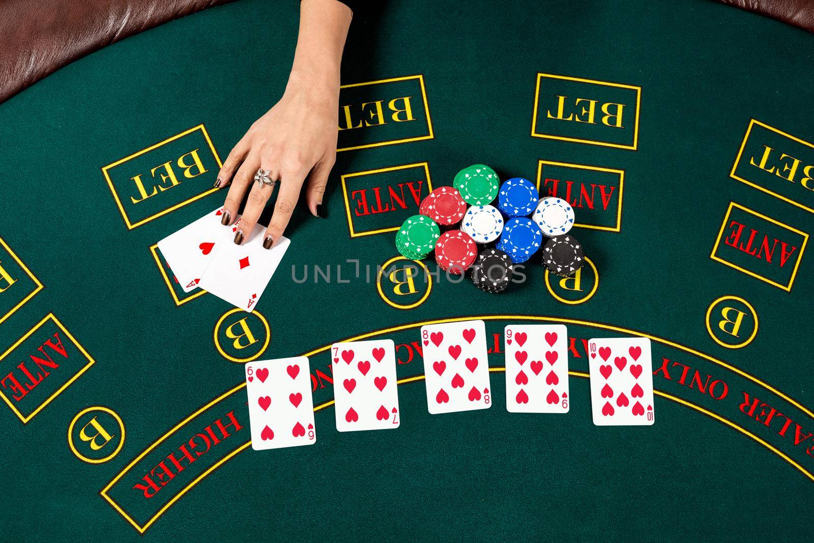 Poker play. Cards in a player's hand