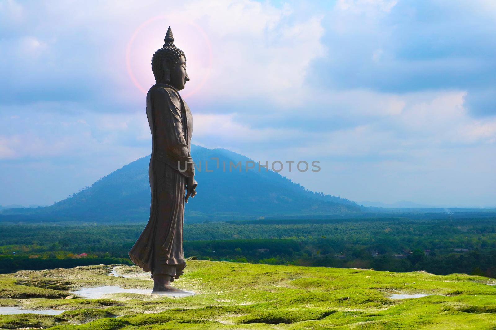 Buddha looking seven day style and sun back status head mountain by Darkfox