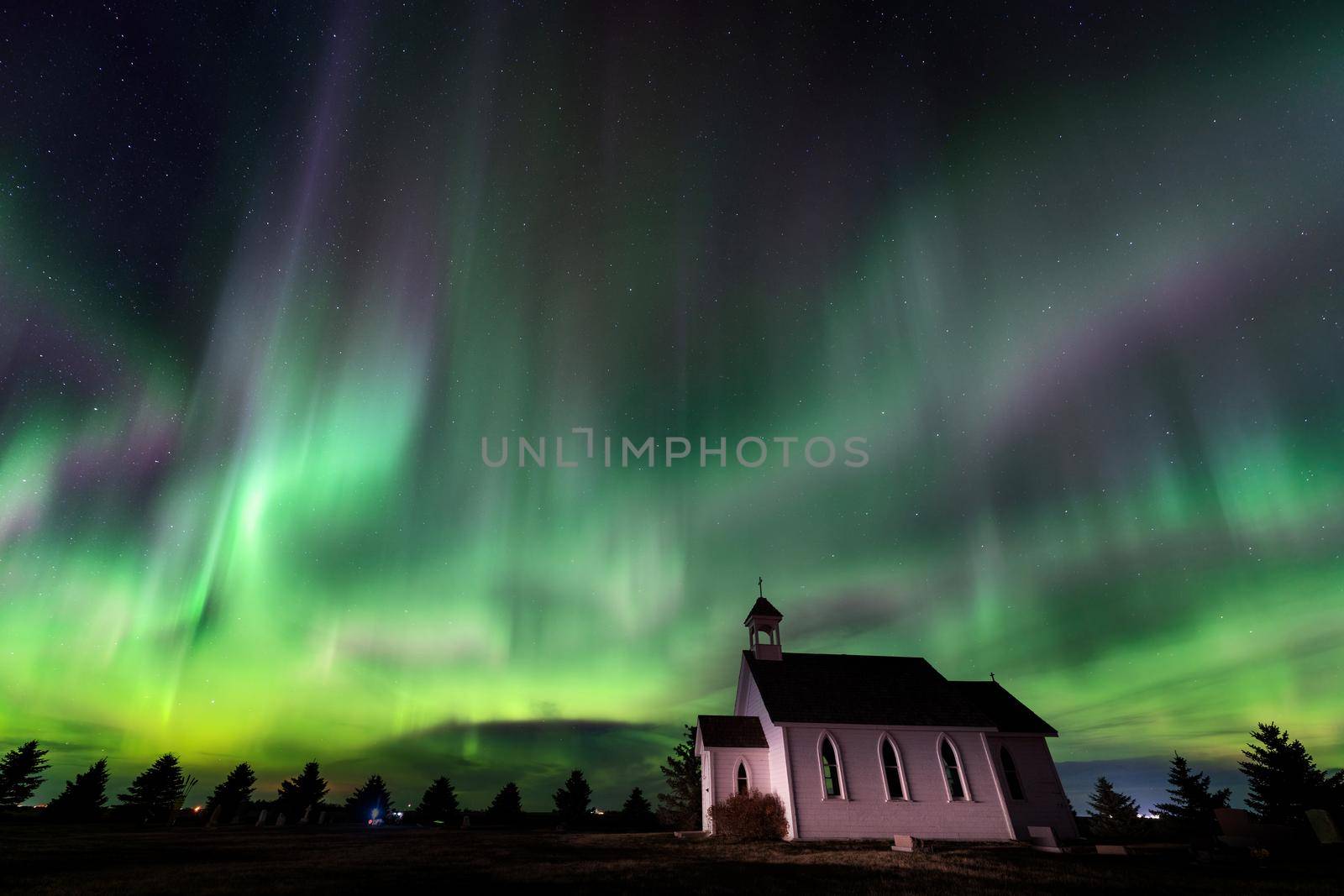 Aurora explosion in Saskatchewan Canada very colorful pulsating
