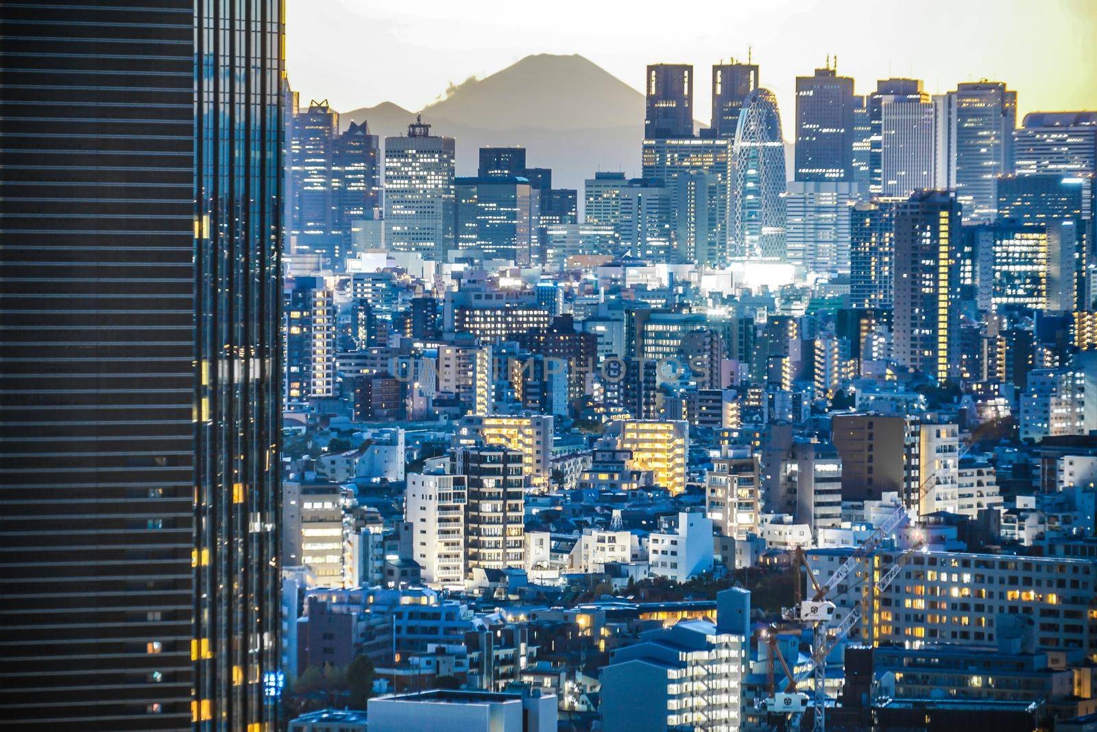 Sunra from Bunkyo Civic Center. Shooting Location: Tokyo metropolitan area