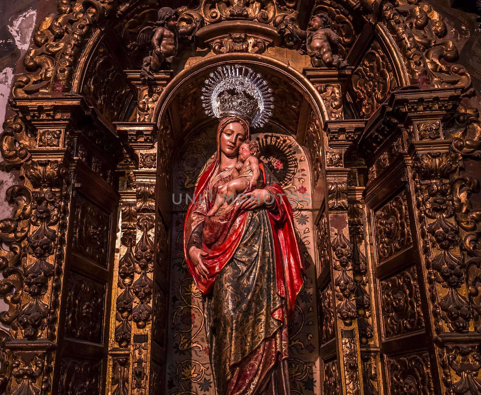 SEVILLE, ANDALUSIA, SPAIN, MAY, 25, 2017 : interiors  of  Santa maria Magdalena church, may 25, 2017, in Seville, andalusia, spain