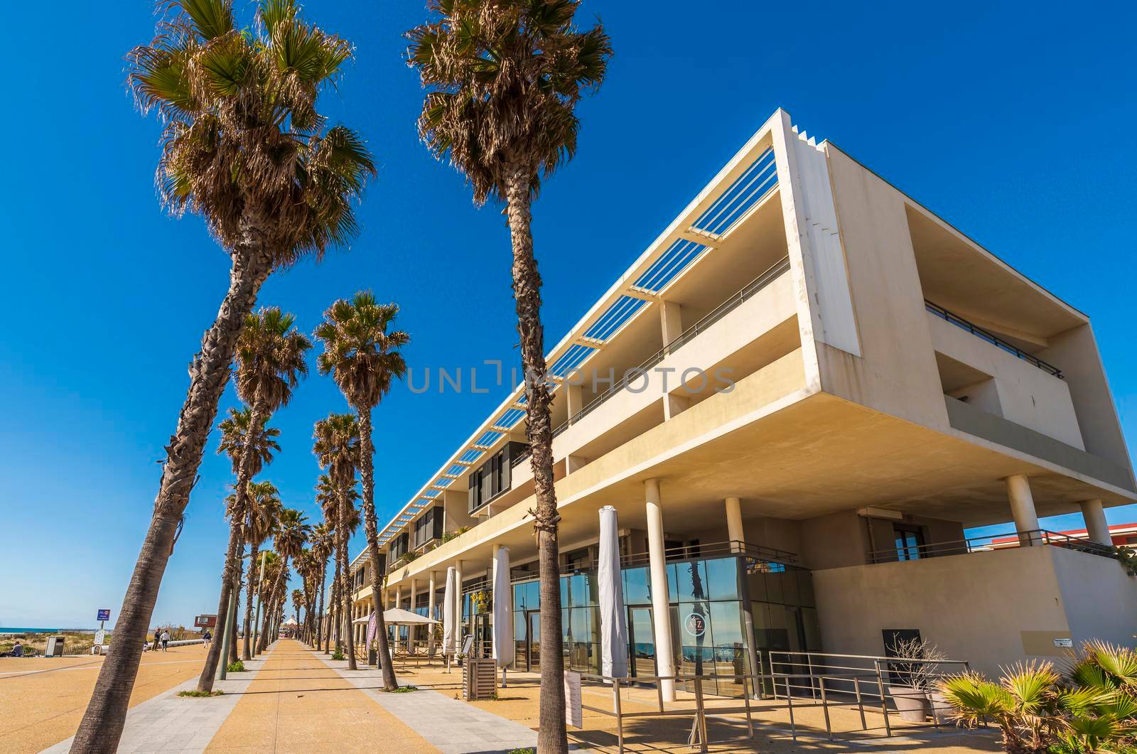 Sète is an important port city in the south-east of France, located in Occitanie. It is bordered by the Thau lagoon, a saltwater lagoon which is home to various animal species. Along a narrow isthmus, the Mediterranean coast of Sète is made up of sandy beaches.