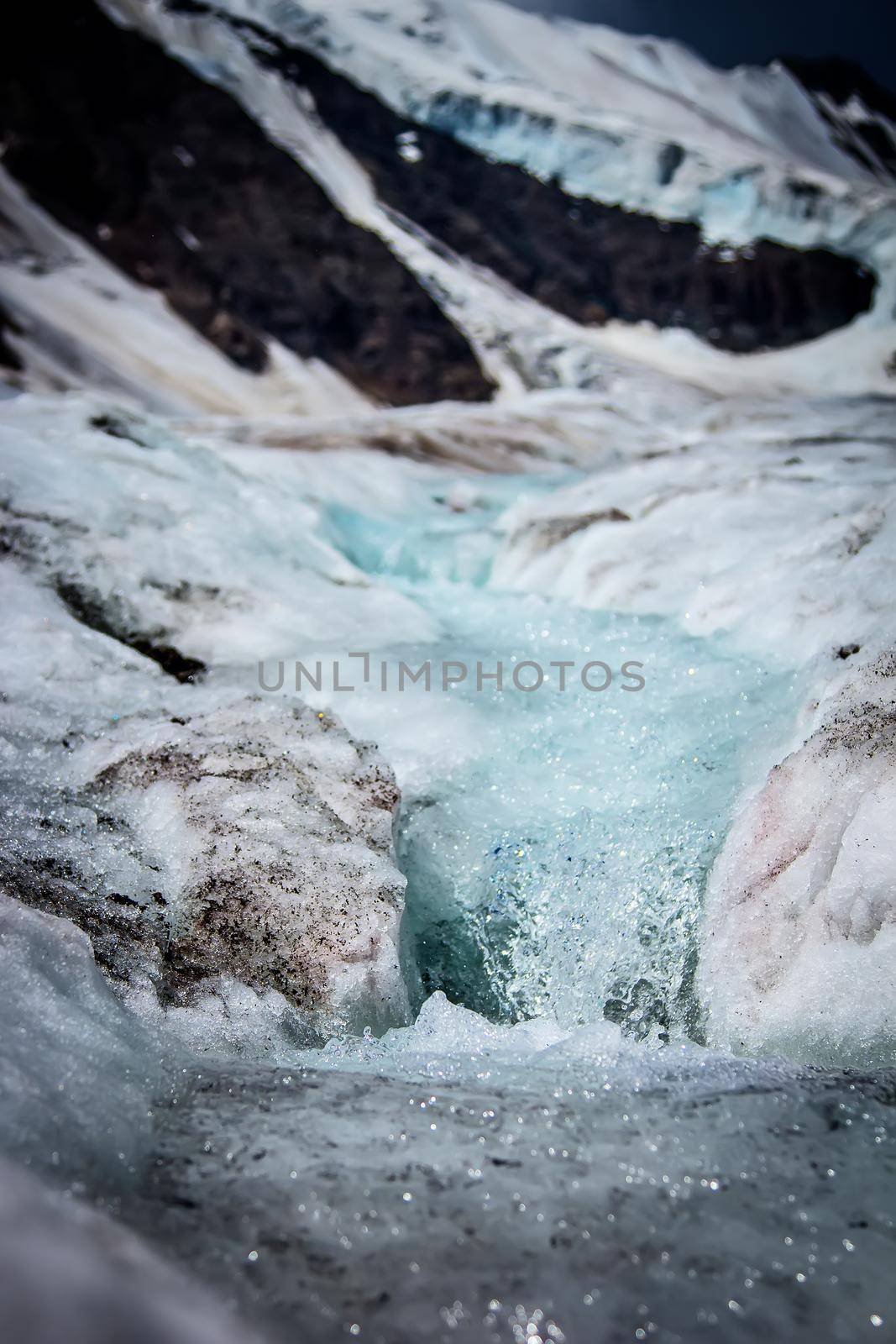 Icelandic glacier with blue fracture by AlexGrec
