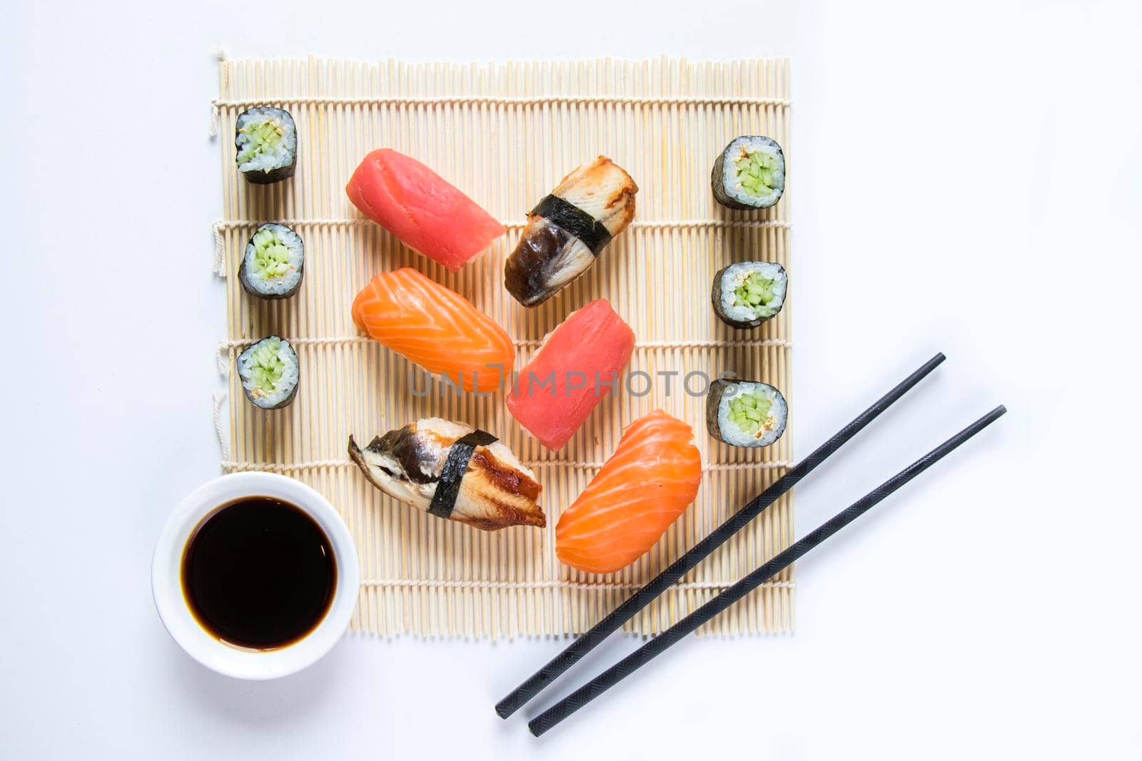 Japanishe food Nigiri sushi set, salmon, tuna and shrimp sushi by Taidundua