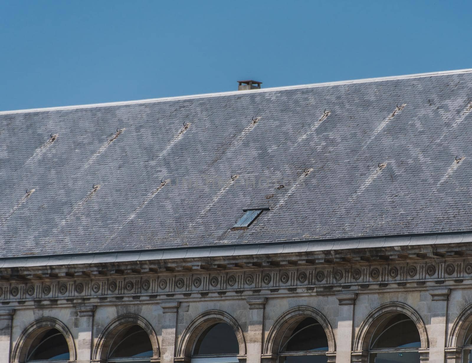 roof over the port of Arsenal in Rochefort in France by raphtong