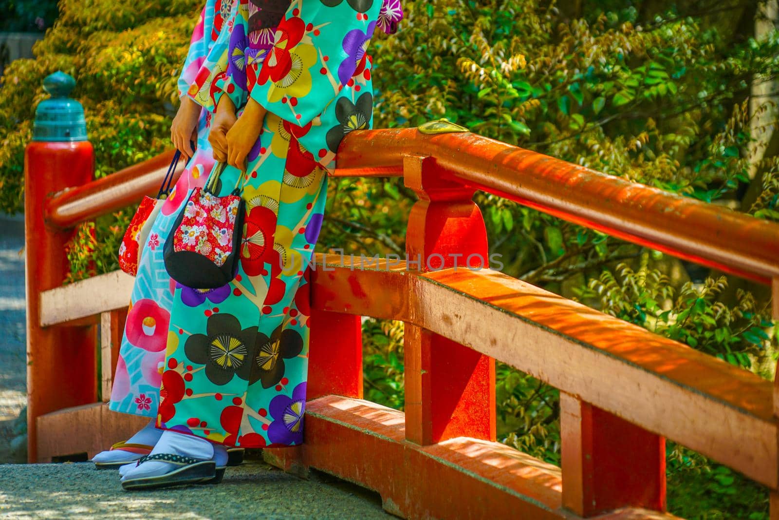 Image of a kimono woman. Shooting Location: Kamakura City, Kanagawa Prefecture