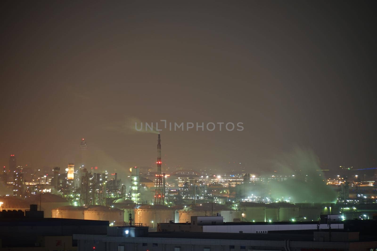 Keihin Industrial Zone seen from Kawasaki Marien (Kawasaki City, Kanagawa Prefecture). Shooting Location: Yokohama-city kanagawa prefecture