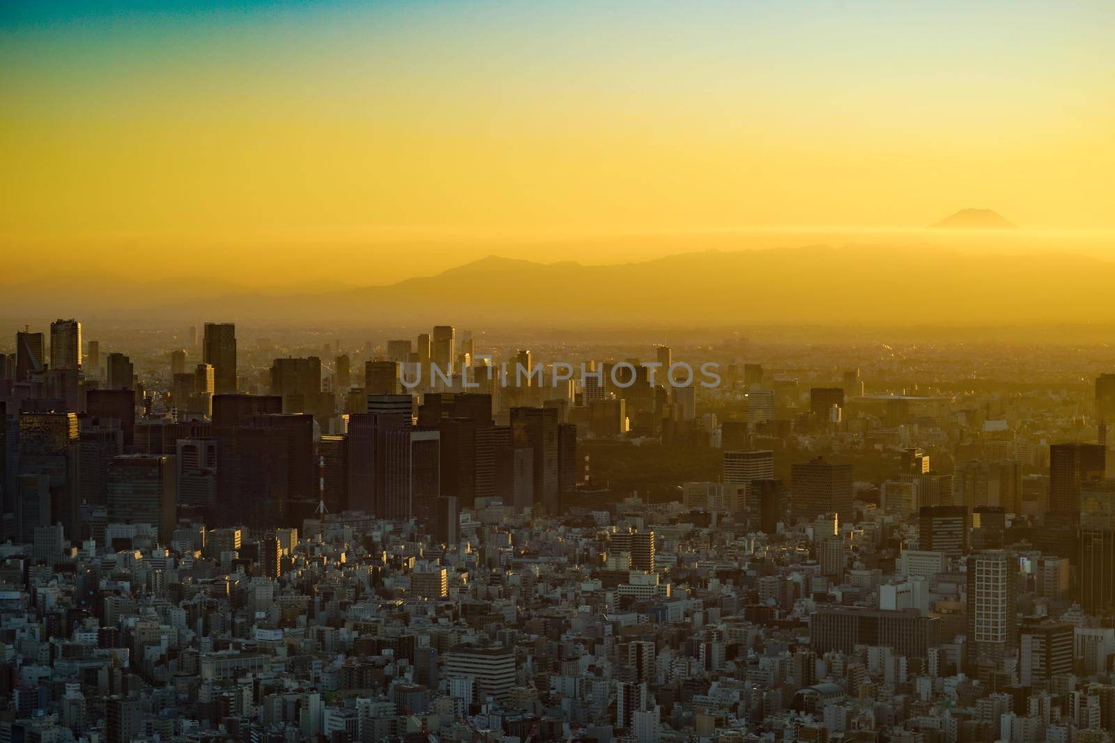 Shinjuku Fukutoshin and twilight images. Shooting Location: Shinjuku-ku, Tokyo