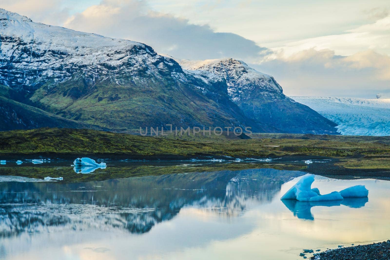 Iceland Fiyaturus Aur Roon Glacier Lake. Shooting Location: Iceland, Lay Cavik