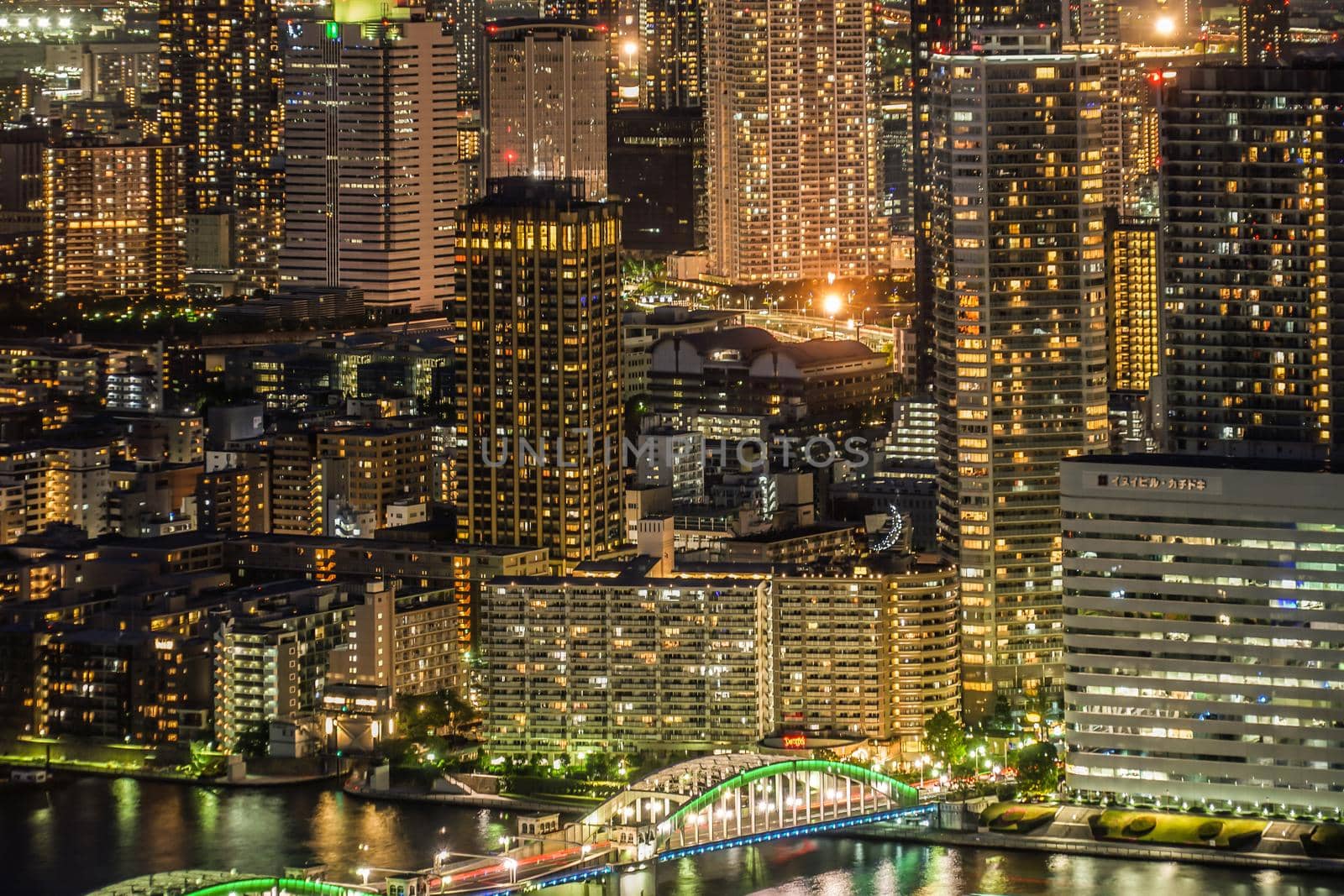 Night view of Tokyo from Carretta Shiodome. Shooting Location: Tokyo metropolitan area