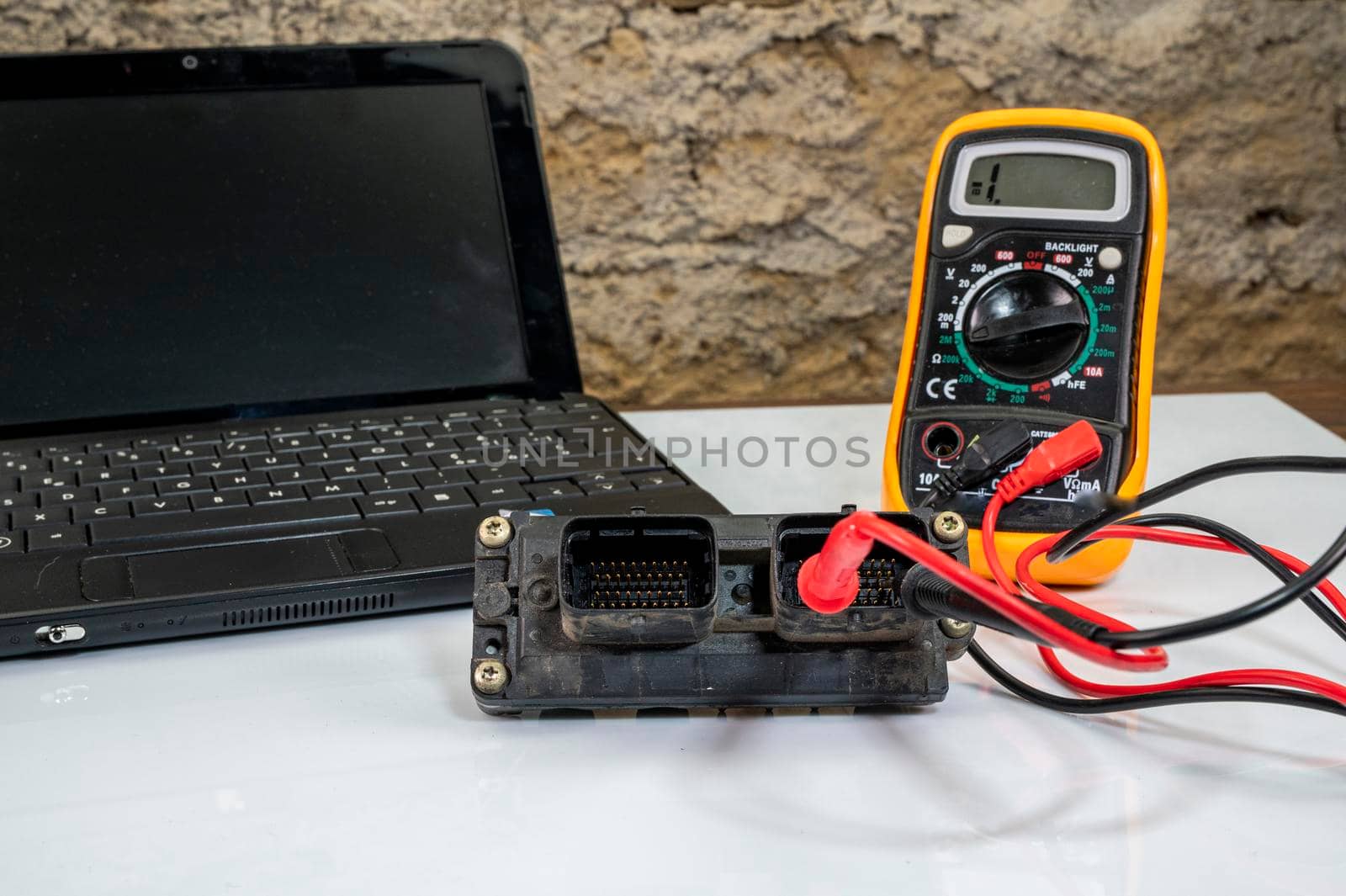 car ECU with test and pc for performance setting and power modification