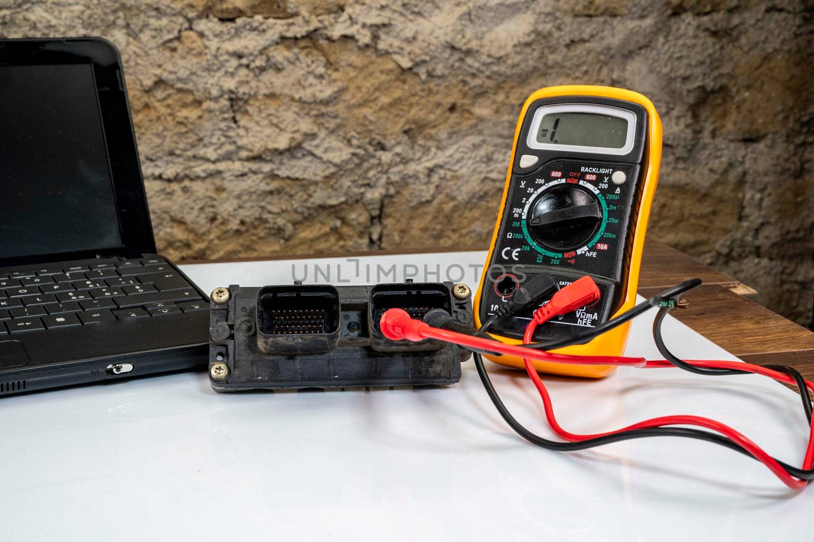 car ECU with test and pc for performance setting and power modification