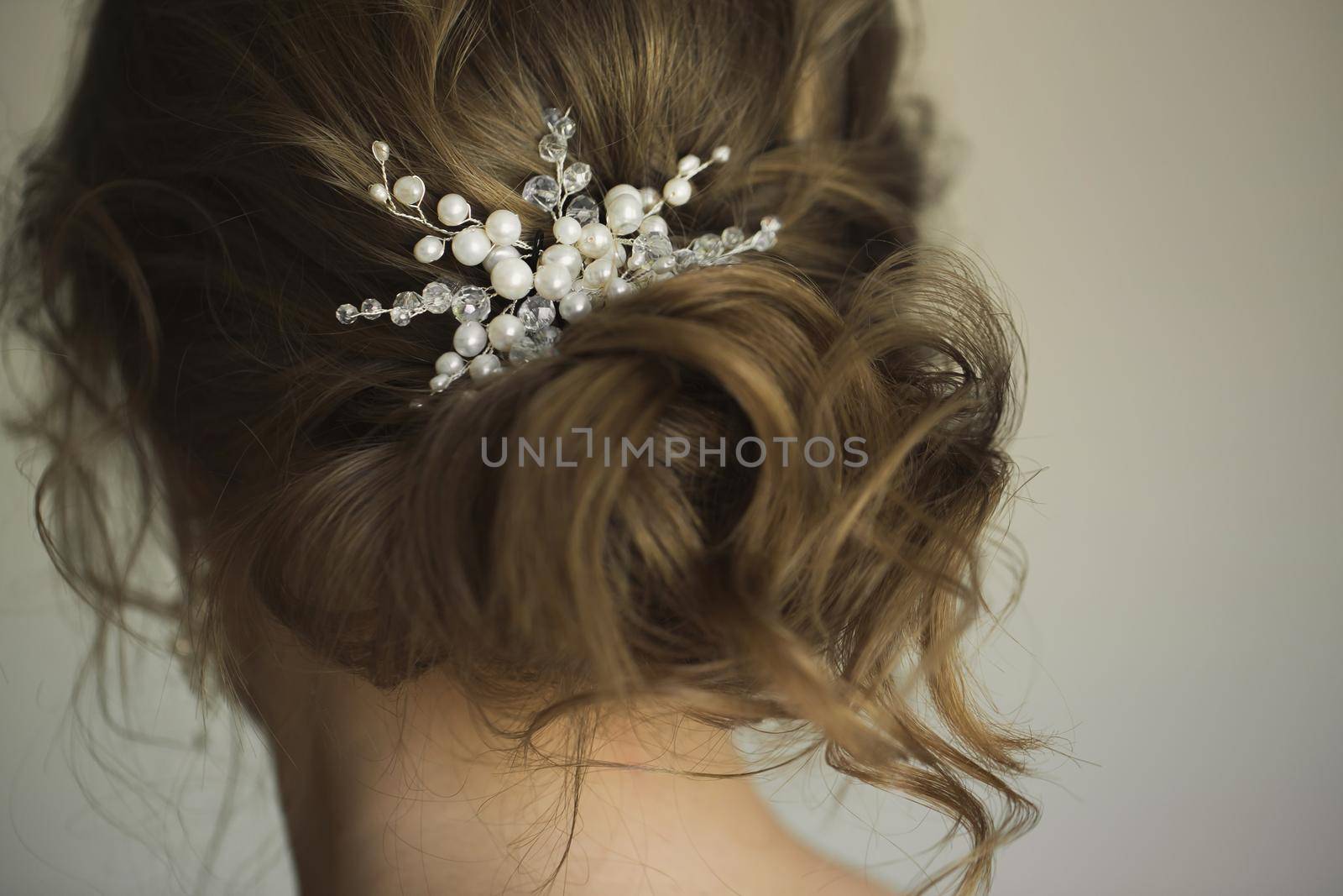 Bridal wedding hairstyle with jewelry. Elegant hair accessorie by StudioPeace