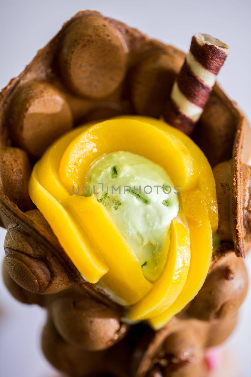 Hong Kong style egg waffle with mango
