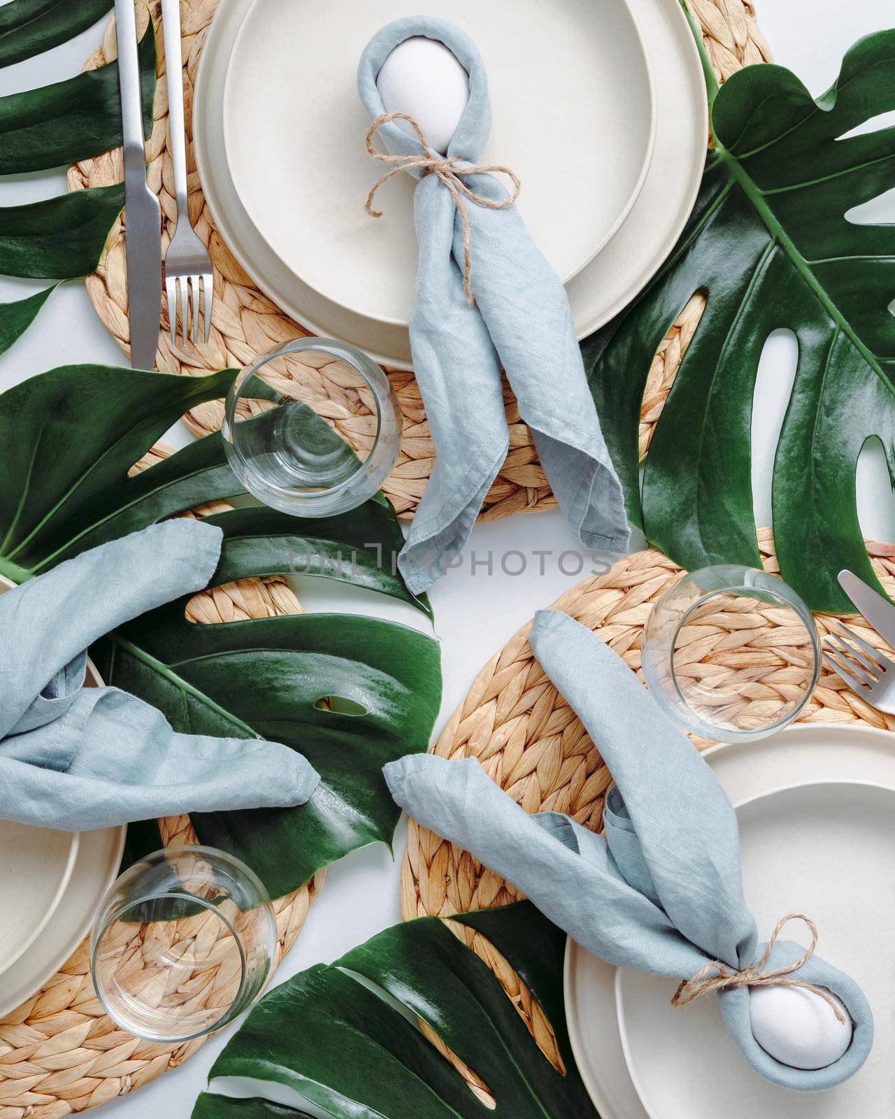 Tropical Easter aesthetic tables etting by fascinadora