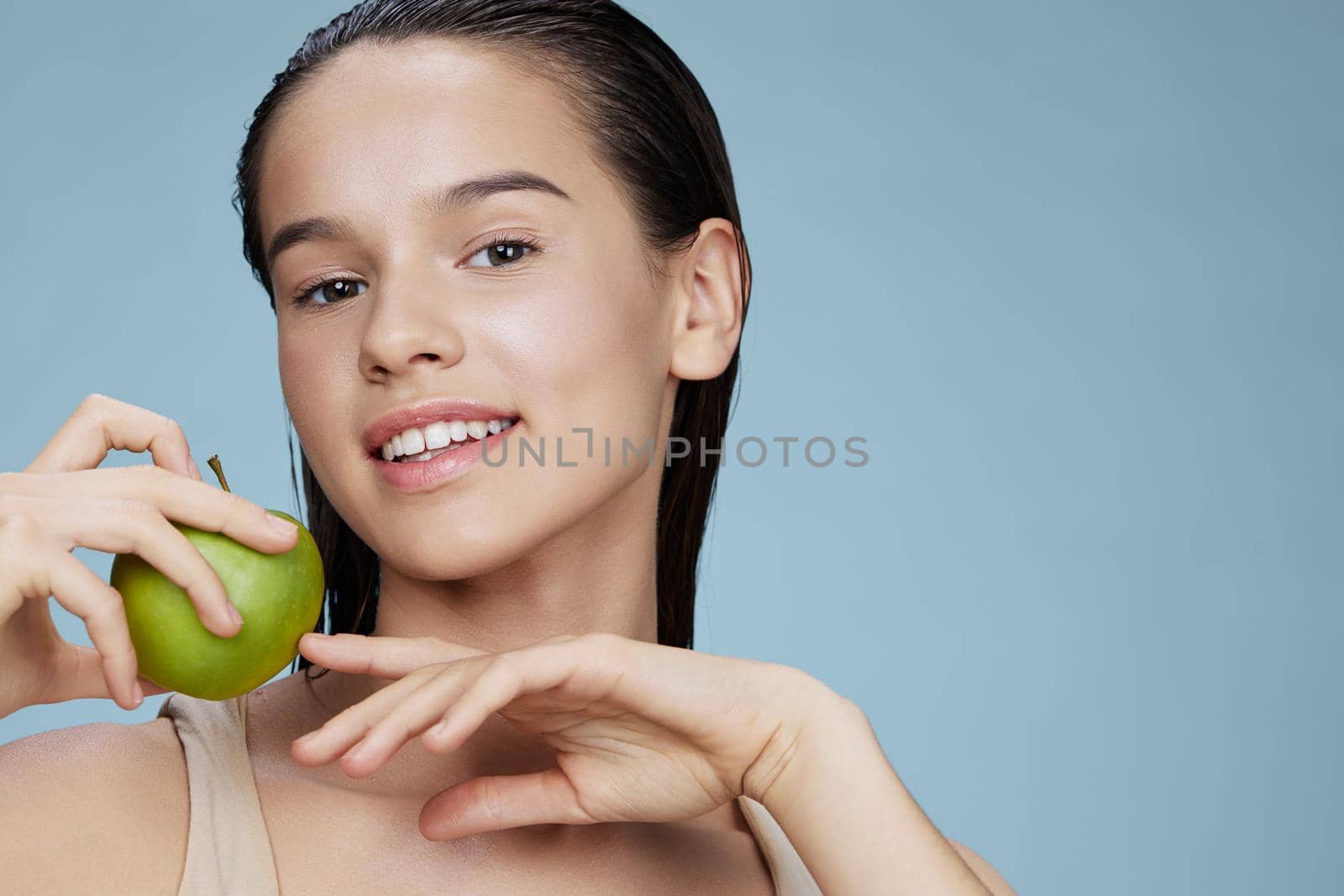 portrait woman happy smile green apple health close-up Lifestyle. High quality photo